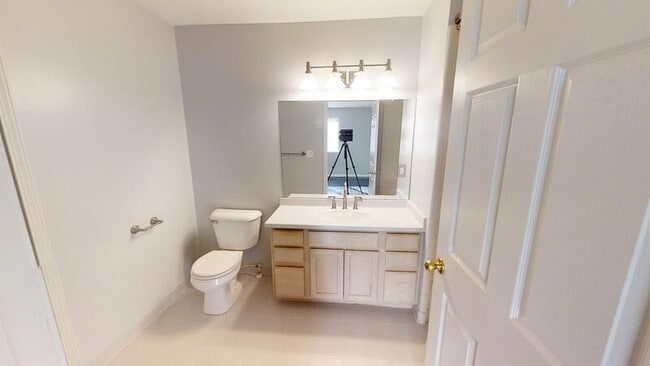 Building Photo - 7812 Thornhill Dr