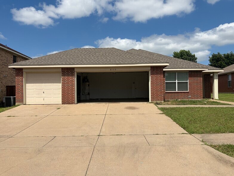 Building Photo - 8103 Zephyr Ct