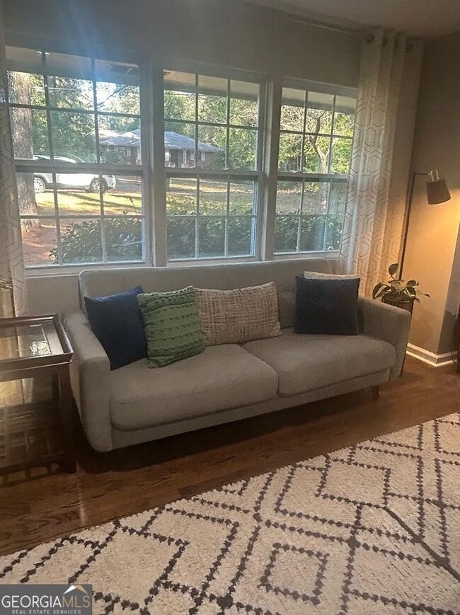 Building Photo - 2263 Nivelle Dr