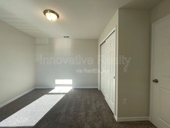 Building Photo - 2548 Sweet Viburnum Wy