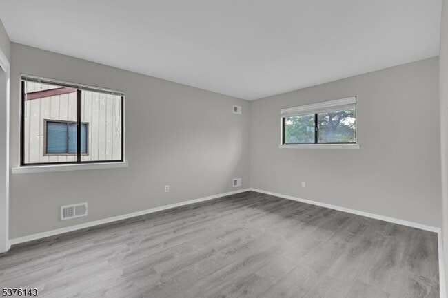 Building Photo - 250 Ridgedale Ave