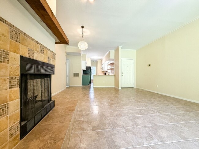 Building Photo - 2450 Wickersham Ln
