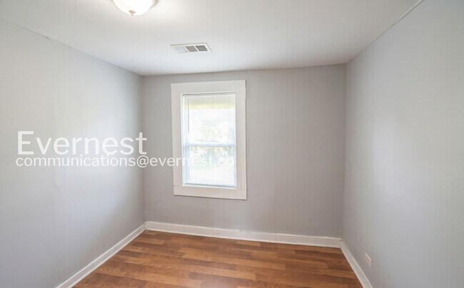Building Photo - 2028 Powderly Ave SW