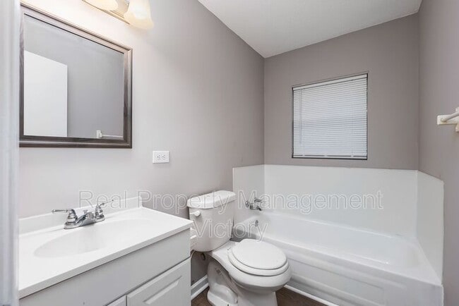 Building Photo - 340 Chapel Cir