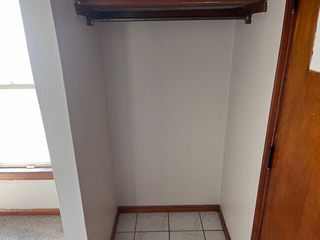 Building Photo - 4 Bed - 1.5 Bath - Single Family Home in Lorain