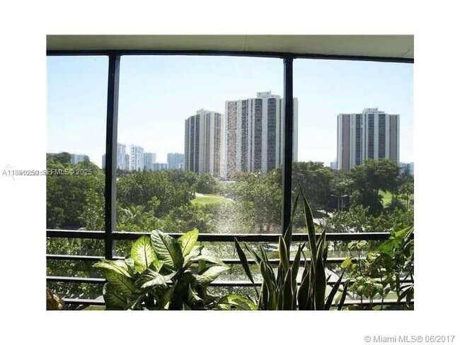 Building Photo - 20400 W Country Club Dr