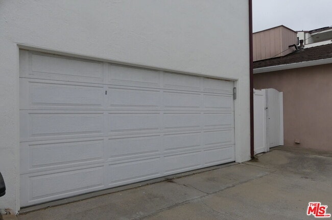 Building Photo - 309 Jasmine Ave