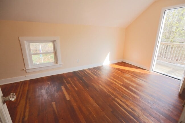 Building Photo - 134 Baldwin St