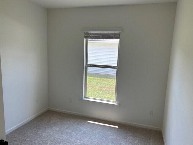 Building Photo - 41378 Rosewood Ln