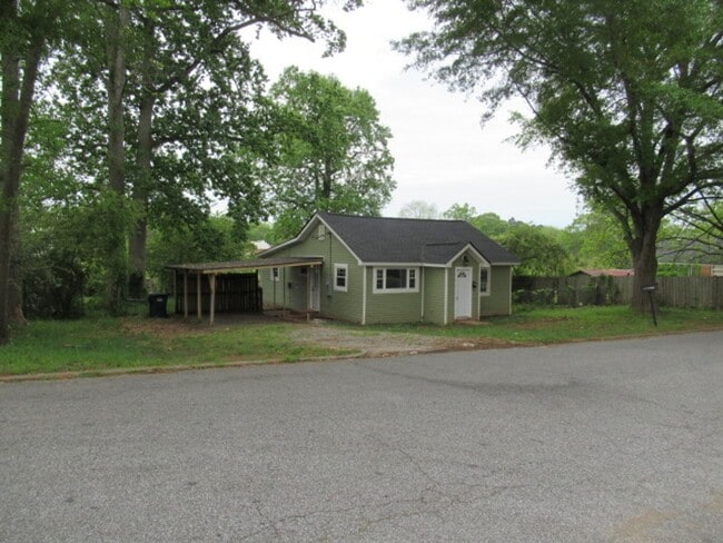 Building Photo - Cute, remodeled 3bd 1ba house