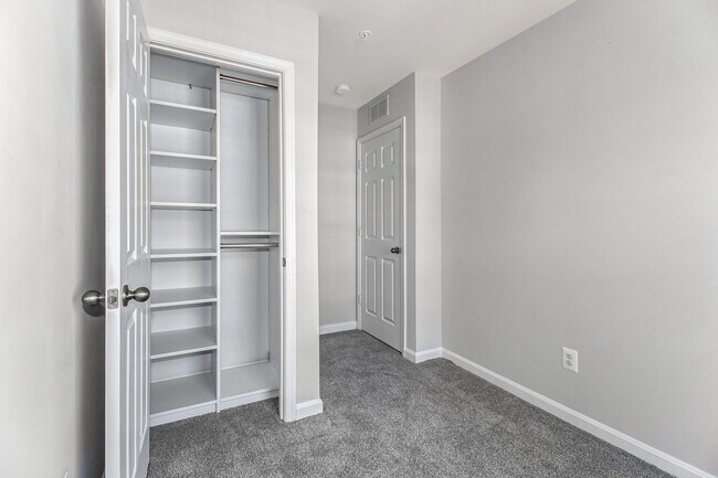 Building Photo - 1057 Flint Ct