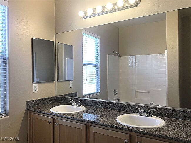 Building Photo - 183 Rolling Fields Ct