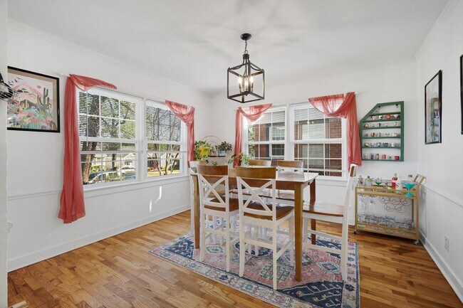 Building Photo - MOVE IN SPECIAL PARK HILL HOUSE