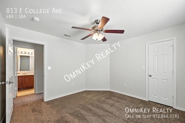 Building Photo - 813 E College Ave