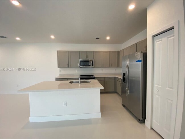 Building Photo - 2434 SW 145th Pl