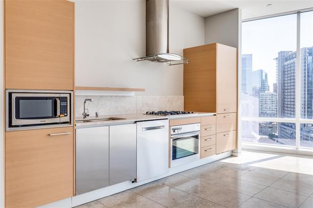 Building Photo - 2430 Victory Park Ln