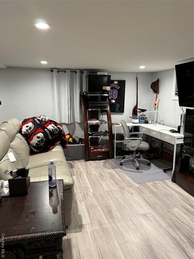 Building Photo - 10 Hillside Terrace