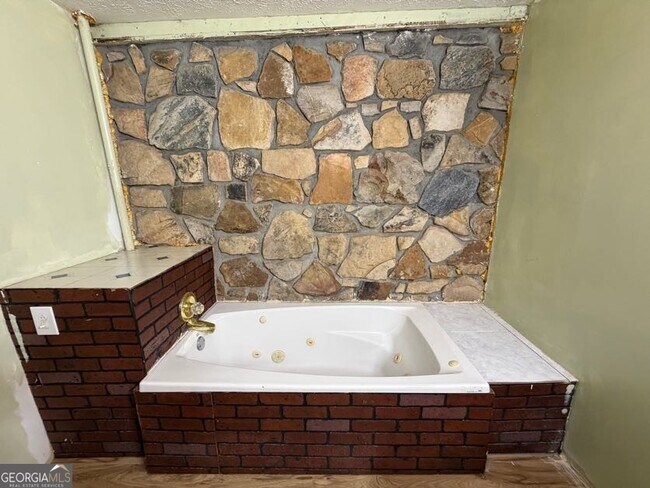 Building Photo - 1252 Lawrenceville-Suwanee Rd