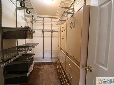 Walk In Closet - 13 Foxtail Ln