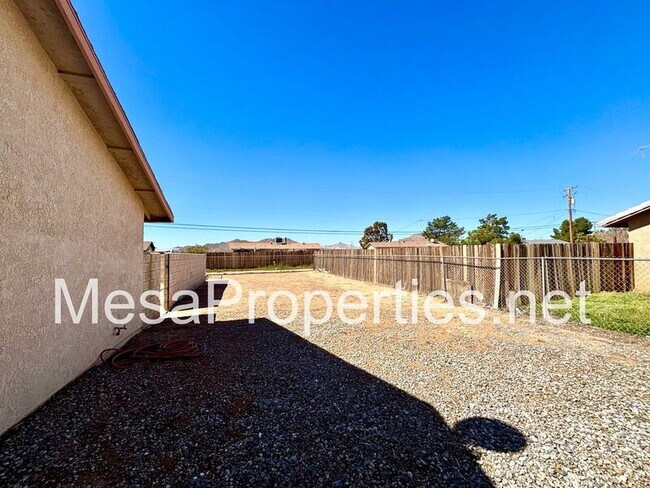 Building Photo - 16612 Osage Rd