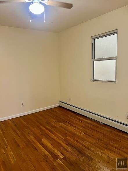 Building Photo - 4BR 1BA Historic Mixed Use Loft w/ Massive...