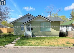 Building Photo - Lovely 3 Bedroom 1 Bath house with Garage ...