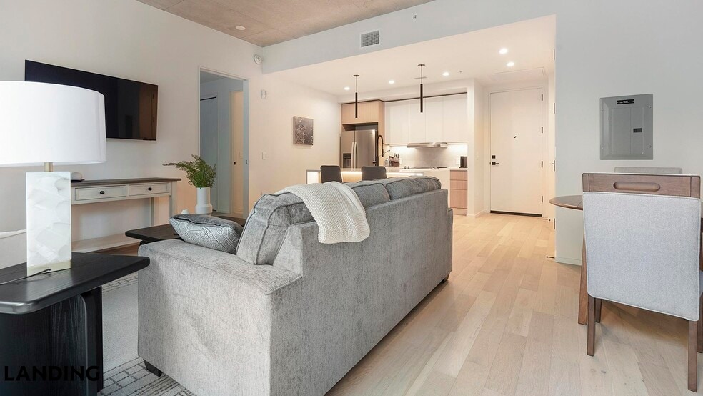 Building Photo - 143 E Commerce St