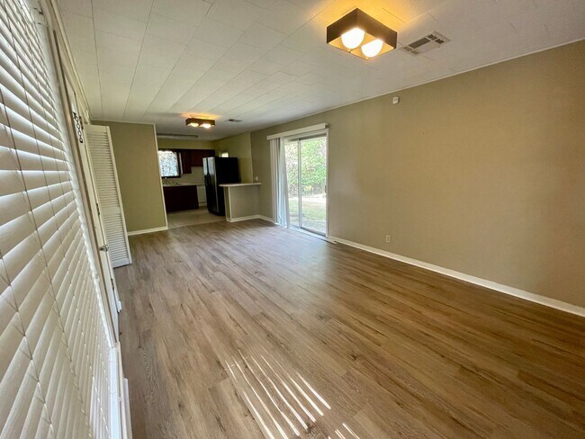 Building Photo - 660 Enfield Ln, Beaumont, TX 77706