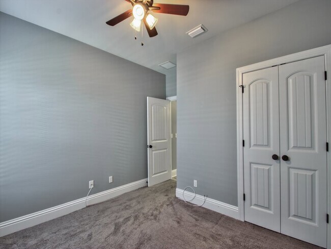 Building Photo - 114 Carousel Cir