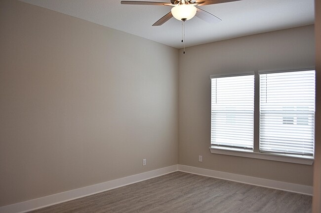 Building Photo - 116 Date Palm Ln