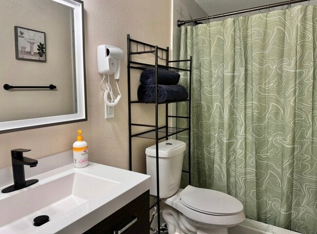 Building Photo - 1265 Aquarius Ave