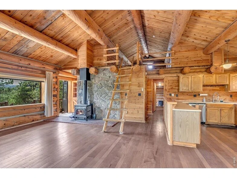 Building Photo - 679 Cougar Dr