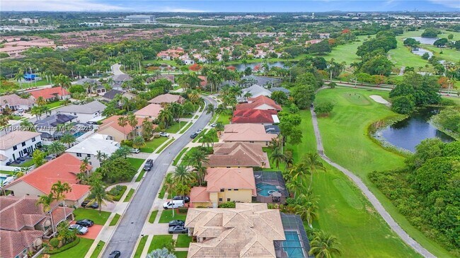 Building Photo - 720 Cypress Pointe Dr W