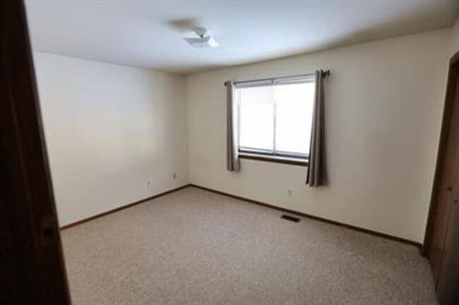 Building Photo - 2973 Englewood Ave SE