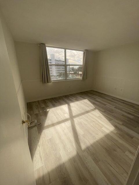 Building Photo - 301 Croton Ave