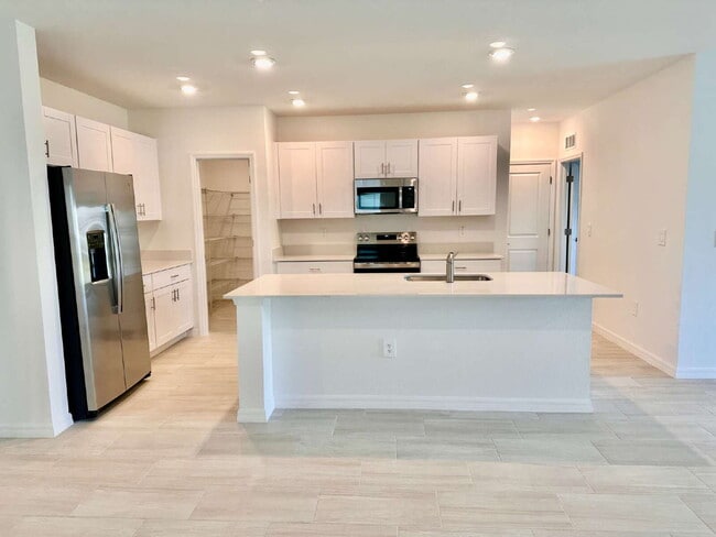 Building Photo - 8406 Blue Wave Ln E