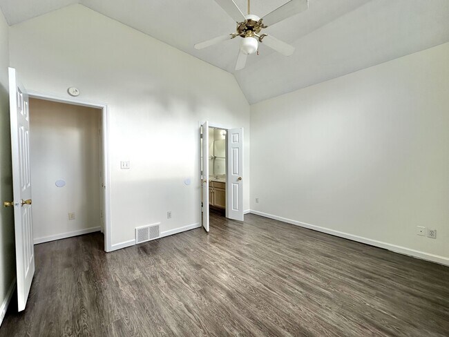Building Photo - 3972 Gavick Dr