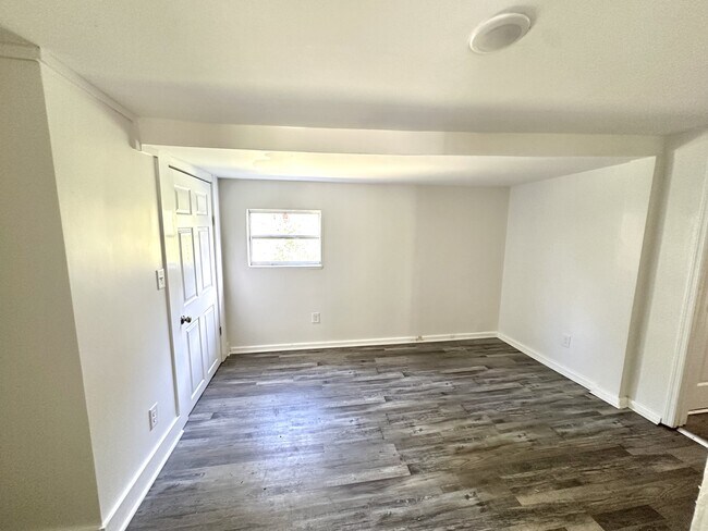 Building Photo - 1254 Lewis St