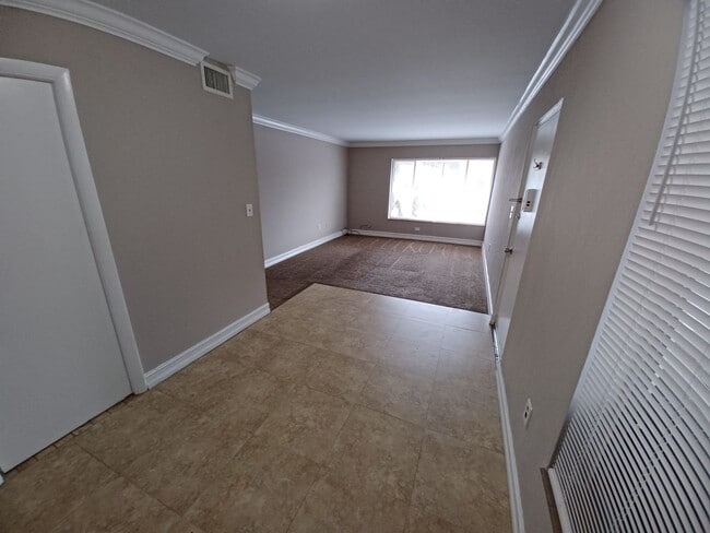 Building Photo - 1830 Maravilla Ave