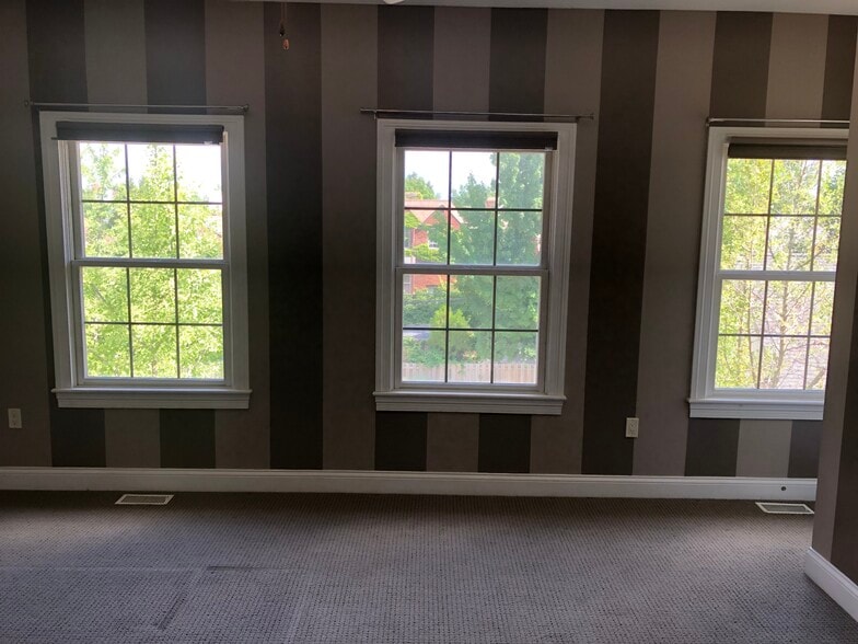 Master Bedroom - 19683 Chagrin Blvd