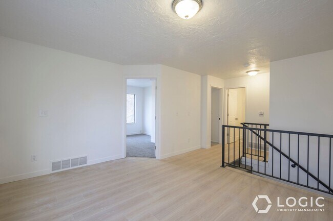 Building Photo - 3151 Quincy Ave