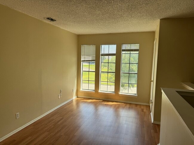 Building Photo - 6106 Wilderock Dr