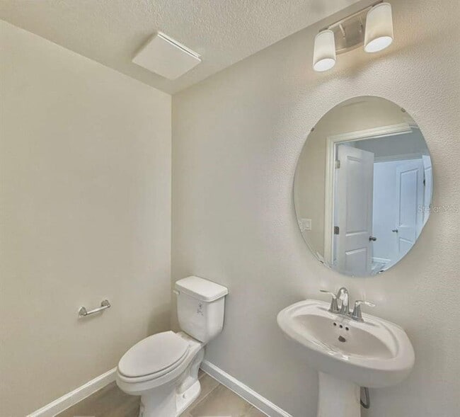 Building Photo - 15517 Bay Brg St