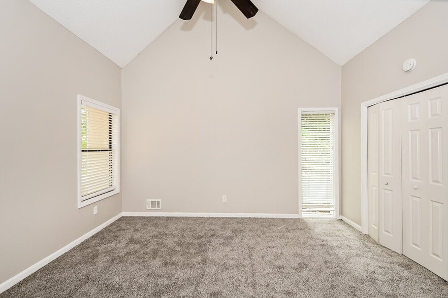 Building Photo - 961 Woodmont Dr