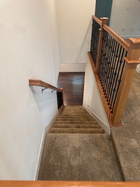 Building Photo - Welcome to this inviting 3-bedroom, 3-bath home located in a desirable Riverbank neighborhood