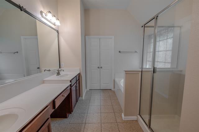 Building Photo - 1607 Lake Eden Dr