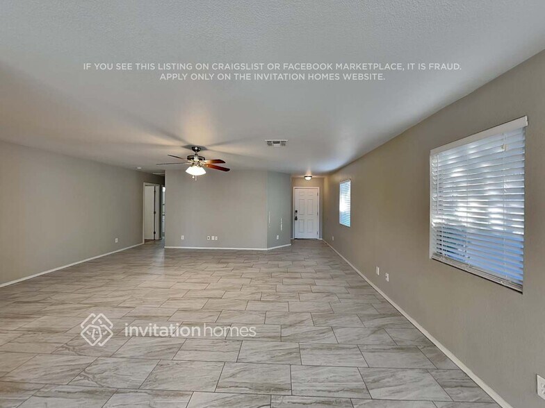 Building Photo - 1039 E Desert Moon Trail