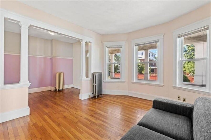 Building Photo - 38 George St