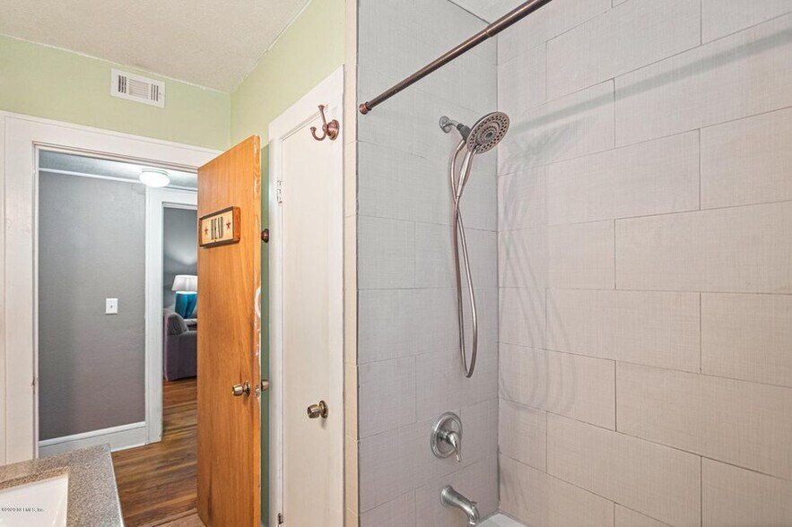 Bathroom - 809 Acosta Street