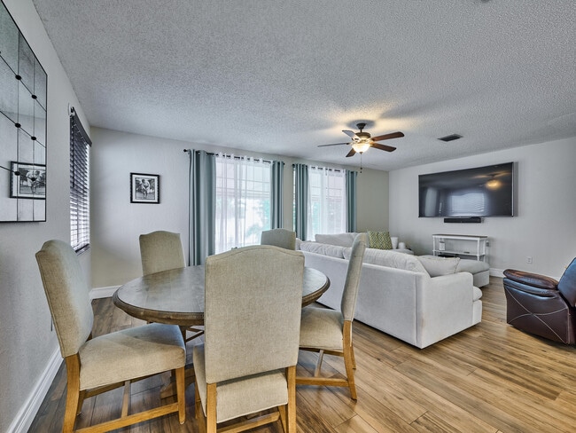 Building Photo - 2067 Cezanne Rd